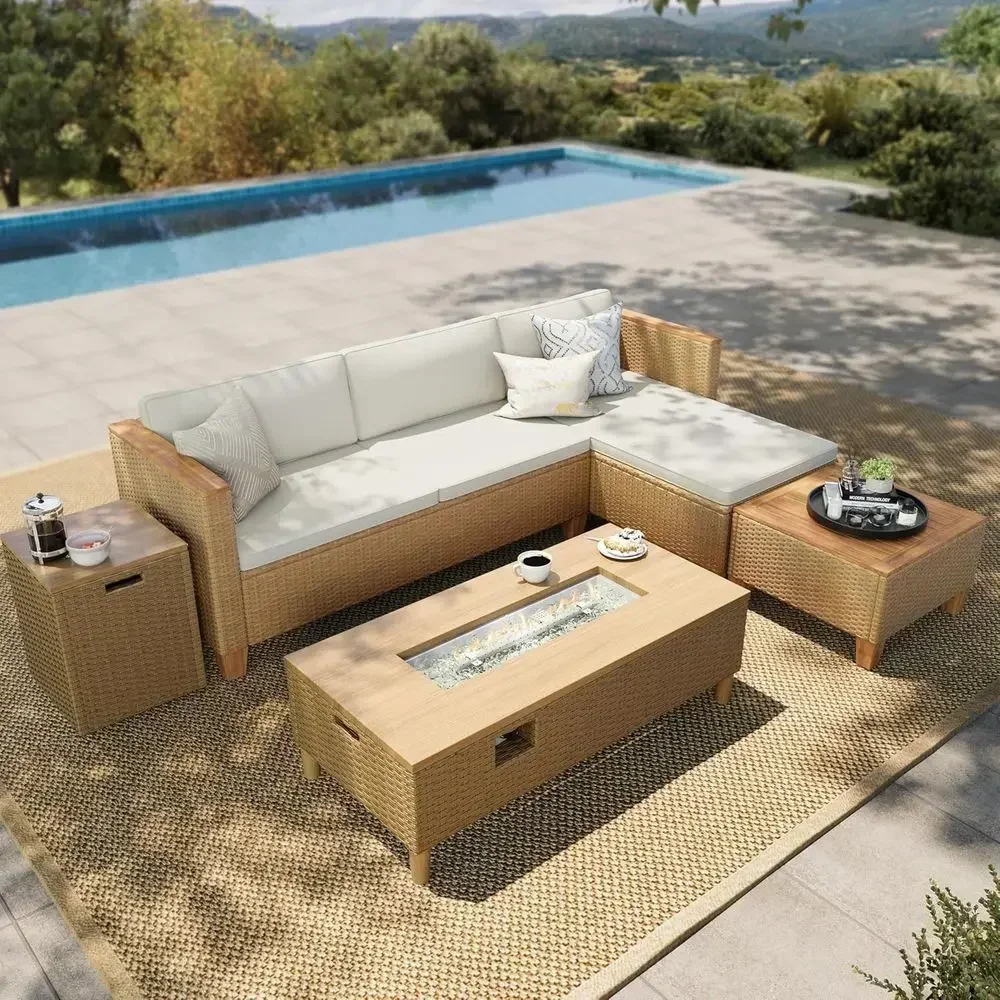 Outdoor Furniture Yellow - 4人掛け屋外用籐製セクショナルセット、ファイヤーピットテーブル付き、黄色のラタンスタイルのL字型パティオ家具
