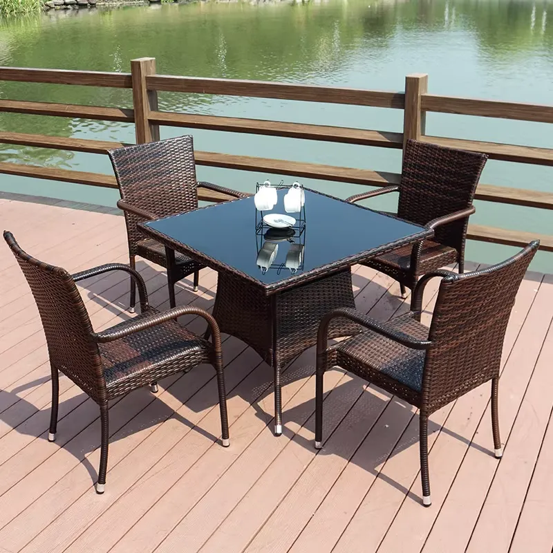 小型金属製ラタンコーヒーテーブルと4脚の椅子のパティオ家具セ - Outdoor Furniture Prices のレビューと価格