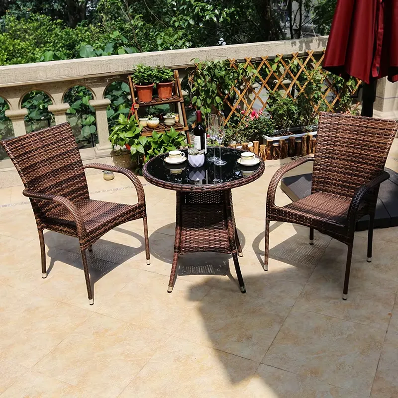 小型金属製ラタンコーヒーテーブルと4脚の椅子のパティオ家具セ - Outdoor Furniture Prices のレビューと価格